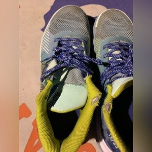 Men’s basketball shoes size 7.5